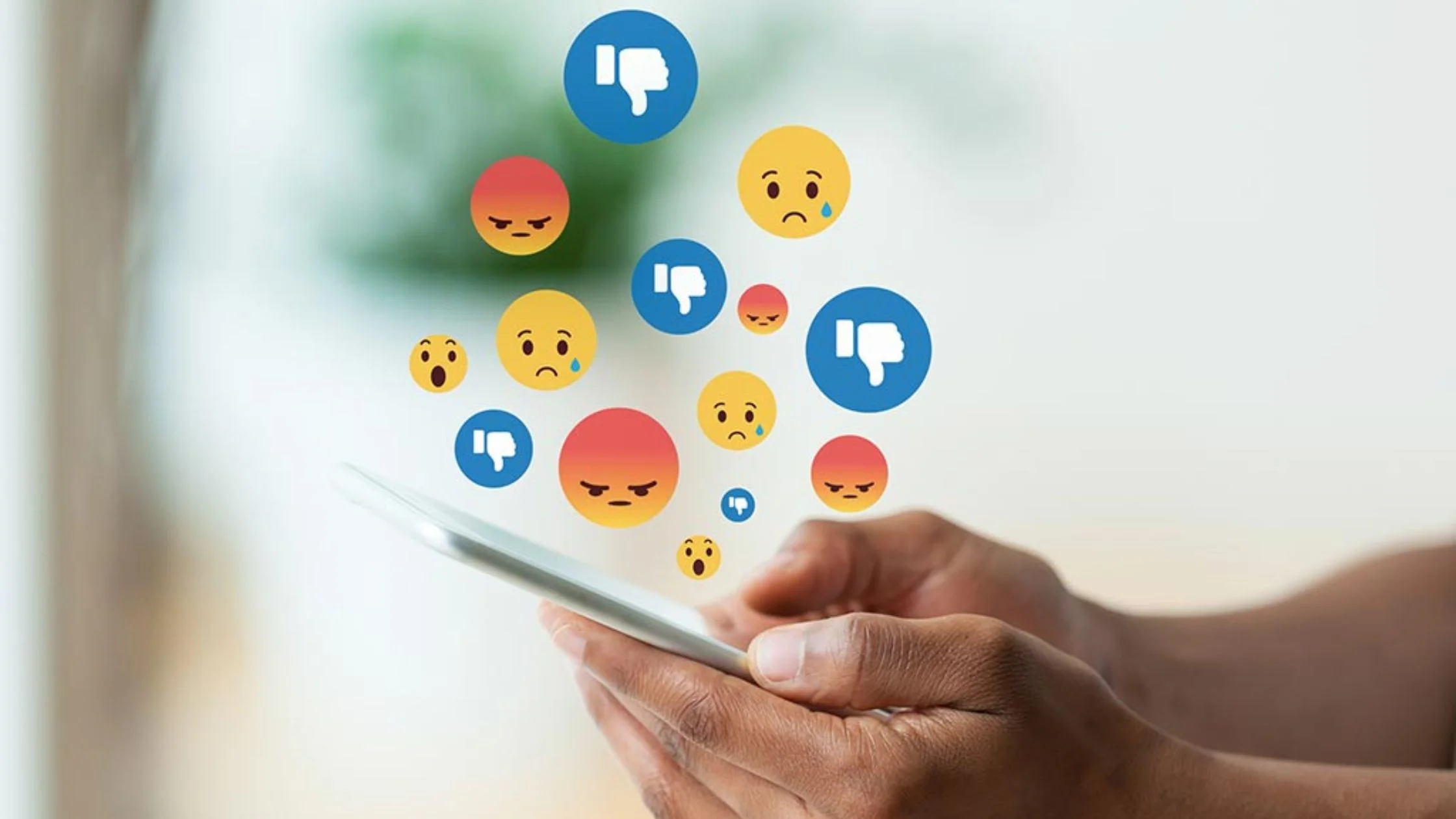 Πότε απαντάμε στα σχόλια στα social media;