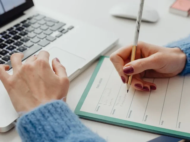 Δεν έχω χρόνο για social media – Το πραγματικό πρόβλημα και η λύση για τις επιχειρήσεις